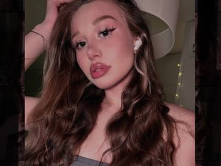 MilaFoxyy Live Webcam on Streamate