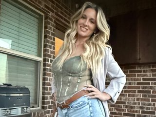 MissBehavin90 Live Webcam on Streamate