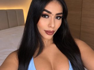 Rossie_Bloomss Live Webcam on Streamate