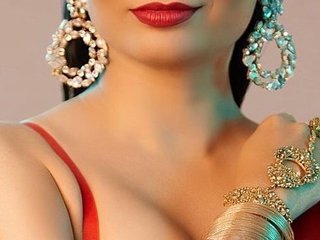 RosyCurvy Live Webcam on Streamate