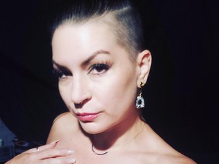TheLadyKatrina Live Webcam on Streamate