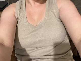 TheaNova Live Webcam on Streamate