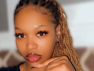 ThickLucia Live Webcam on Streamate