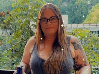 Thickthighsbig Live Webcam on Streamate