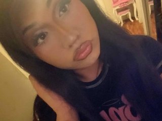 Younglatina69 Live Webcam on Streamate