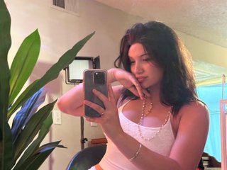 ivyXrosee Live Webcam on Streamate