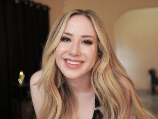 pintsizedblonde Live Webcam on Streamate