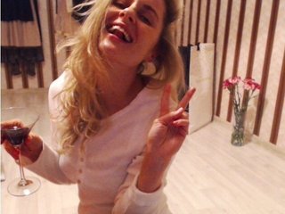 xShineLanax Live Webcam on Streamate