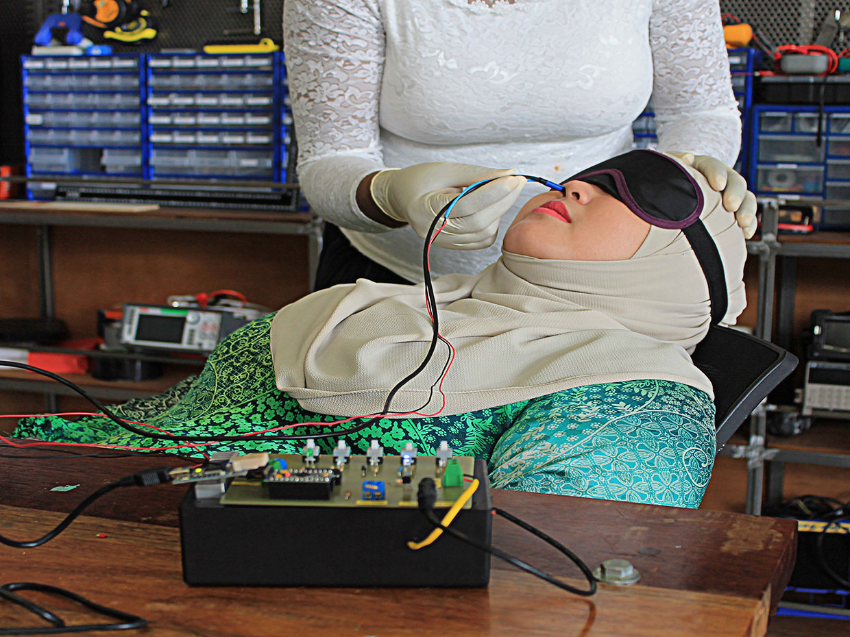 These Researchers Want to Send Smells Over the Electrical