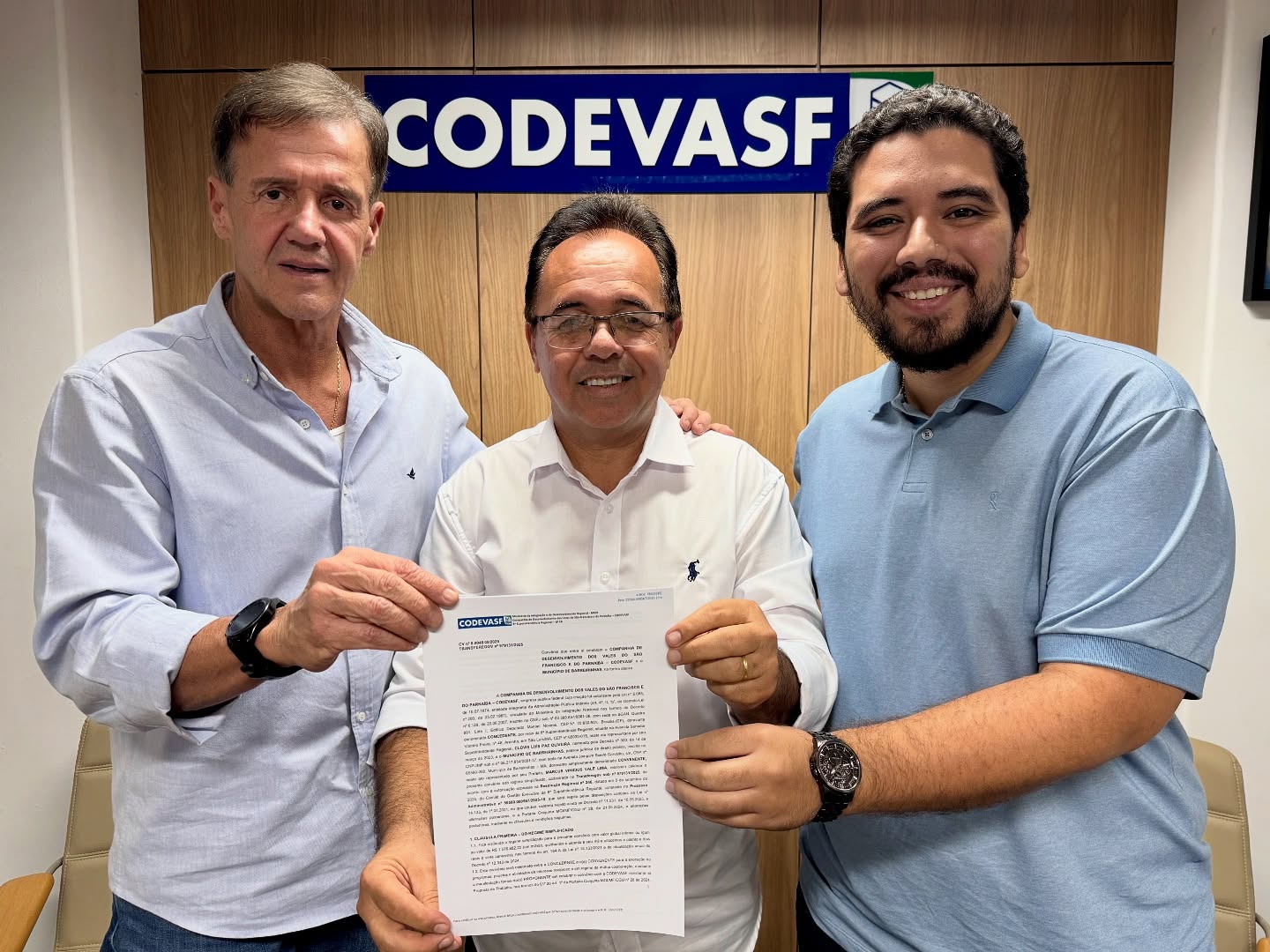 Prefeito de Barreirinhas acompanha assinatura de convênios na Codevasf para obras no Maranhão