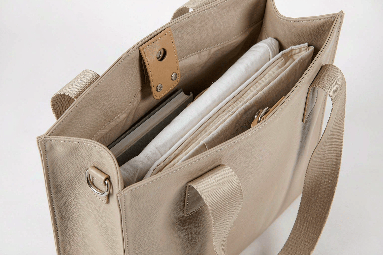How to Pack a Tote Bag