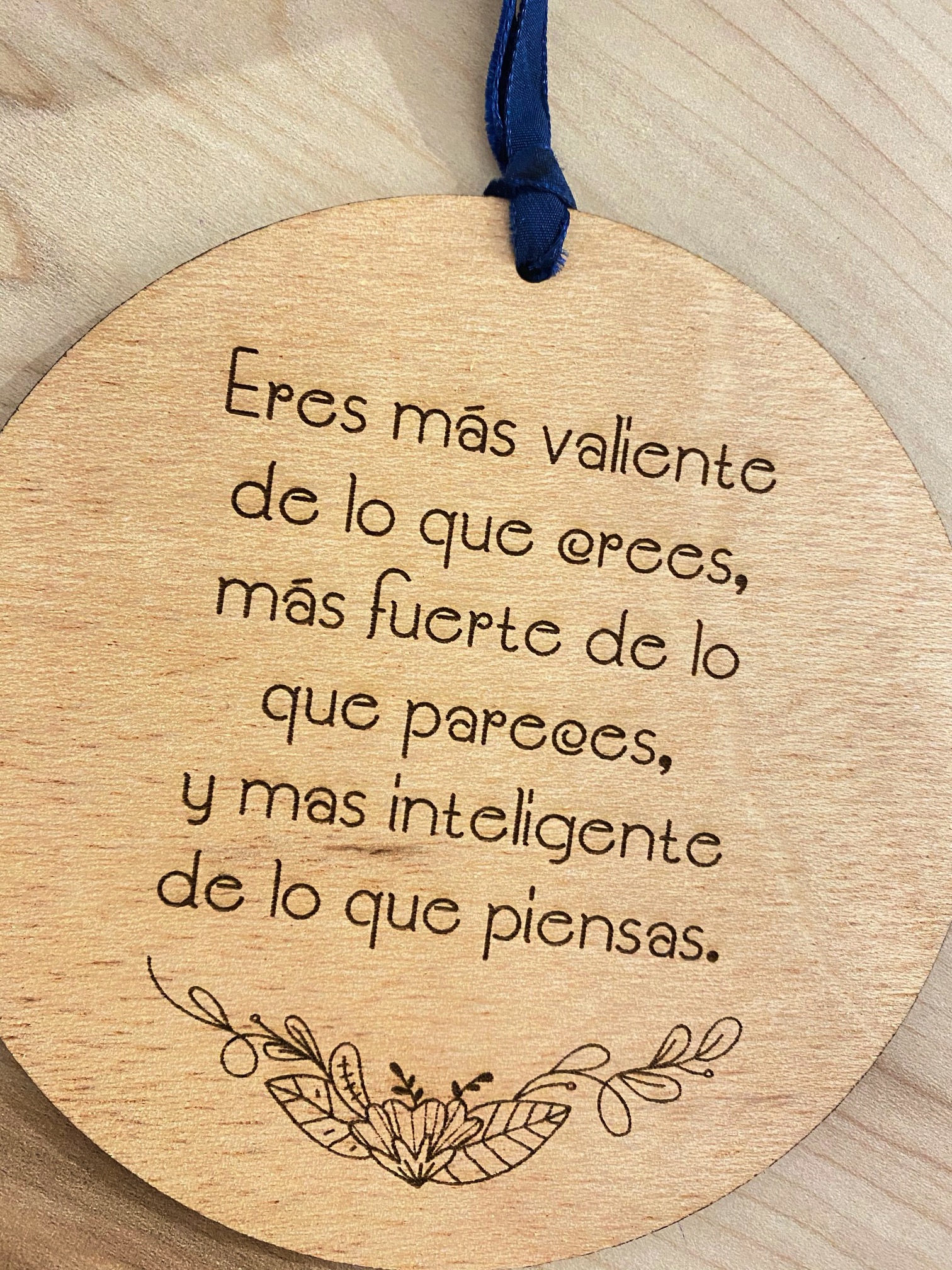 Plaquita de madera Eres