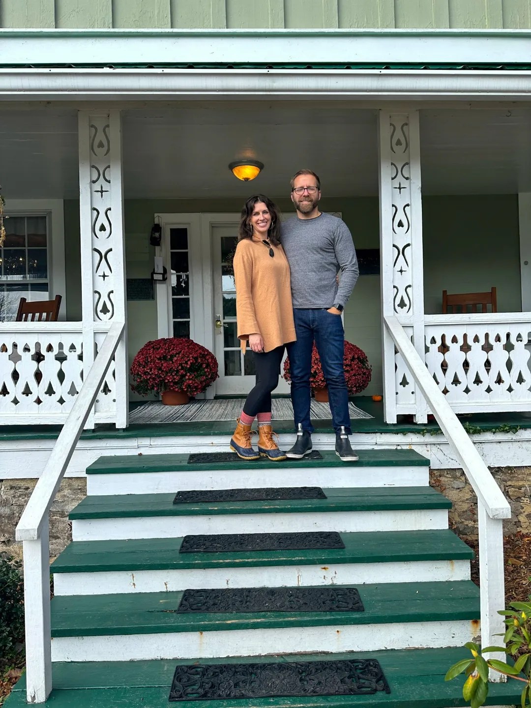 7+ Cozy and Romantic Fall Date Night Ideas to Try - I'm Fixin' To - @imfixintoblog