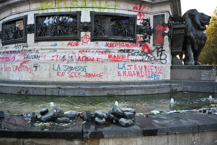 Demo di Paris Berujung Penjarahan dan Pembakaran, 1.200 Ditangkap