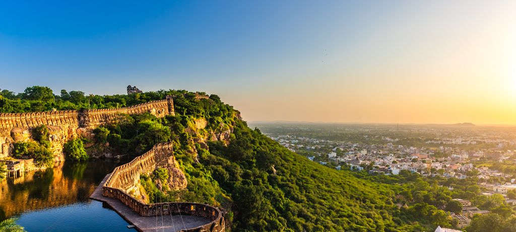 Portrait of vasco da gama by artist antonio manuel da fonseca in 1838. Vasco Da Gama Ke New Delhi Dengan Penerbangan Kereta Api Dari Usd 8