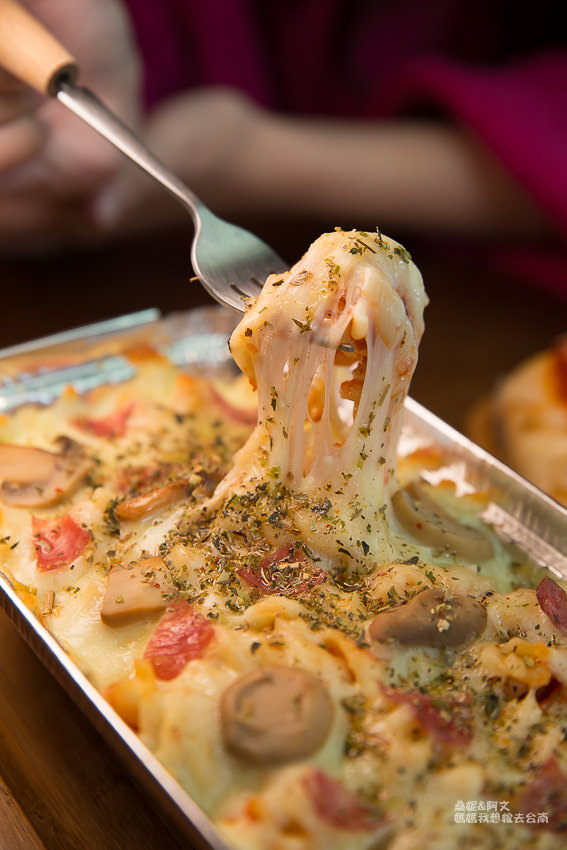 【台南美食】藏在南台學區的平價PIZZA,一個人就可以獨享的Pizza Bar 【台南美食】藏在南台學區的平價PIZZA,一個人就可以獨享的Pizza Bar