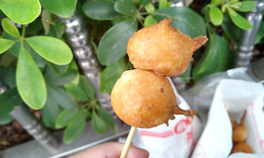 廟東菱角酥。媽祖廟旁現炸酥綿菱角酥，豐原人氣排隊涮嘴小吃