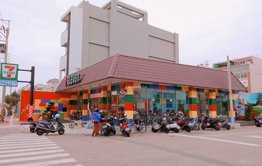 樂高積木主題7-11｜積木城堡彩繪牆 可愛童趣還附兒童遊戲區 台中清水億承門市