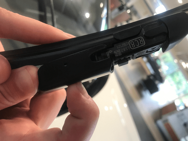 Changing wiper blades on a bmw x3