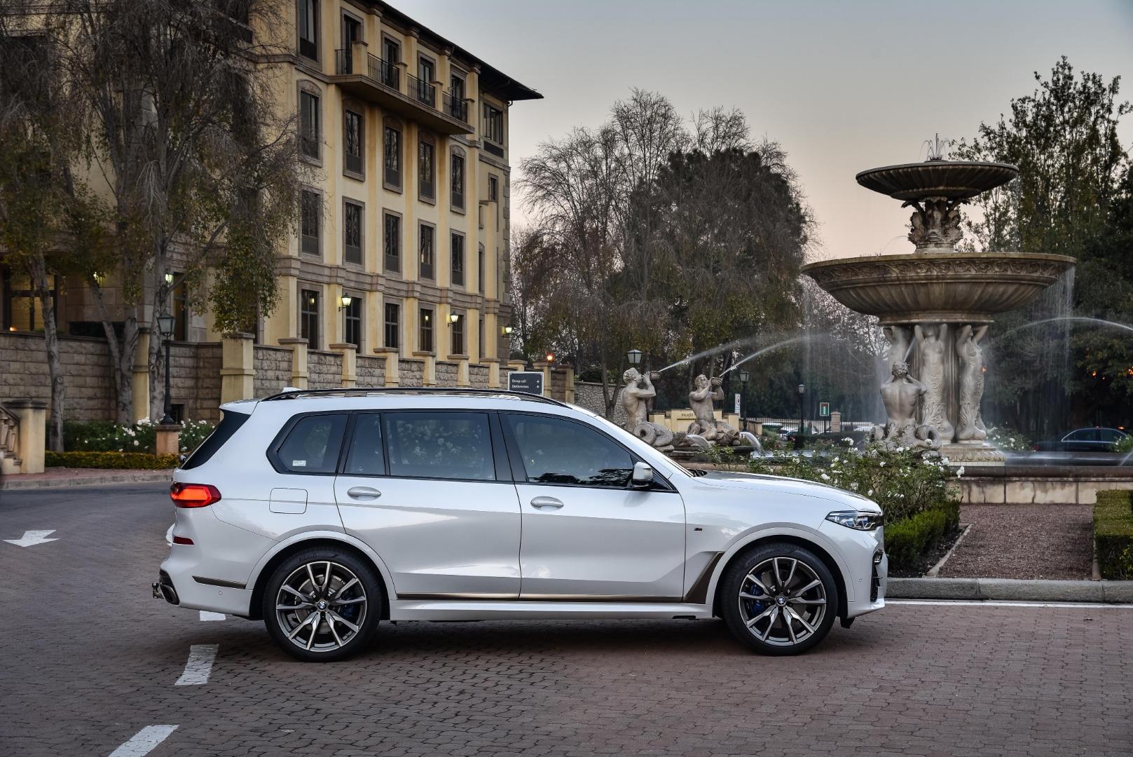 Which bmw x7 is better: diesel or petrol?