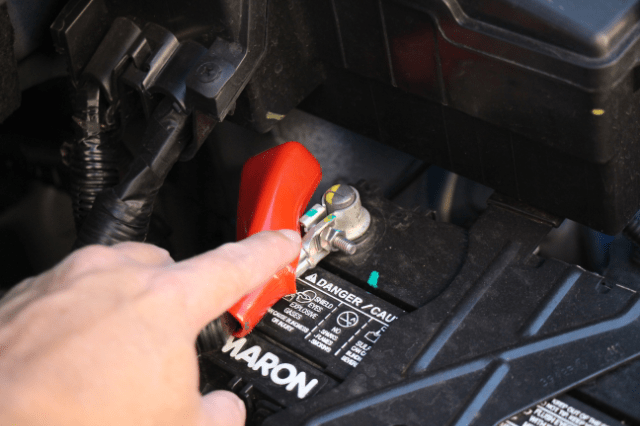 how to replace the car battery on a smart forfour - car ownership - autotrader on smart car battery positive and negative