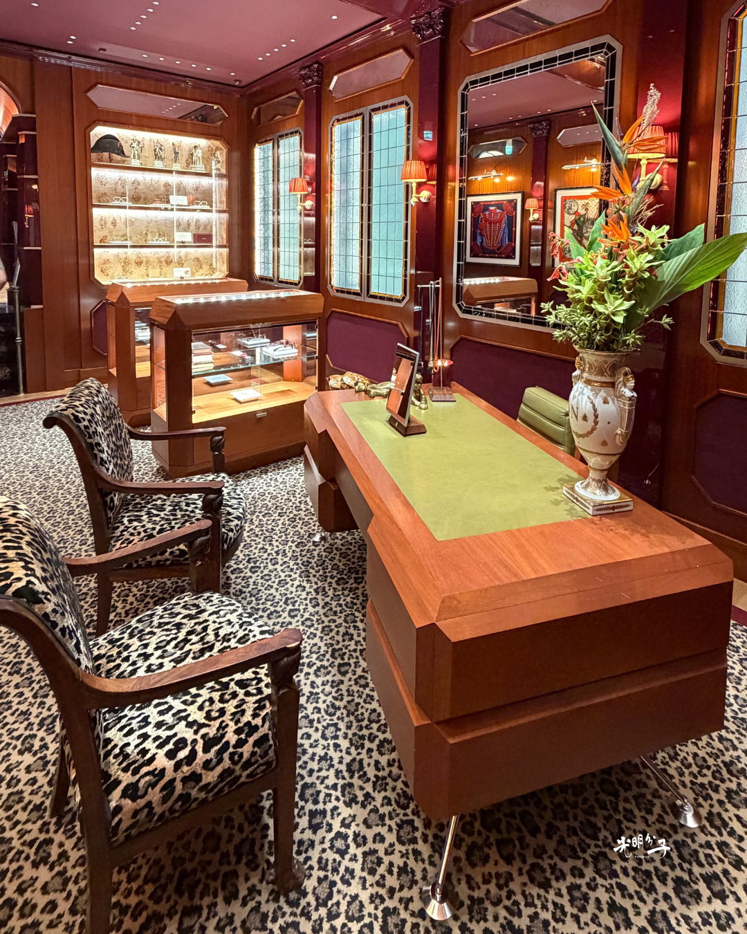 巴黎巡禮|走進 Jacques Marie Mage 巴黎旗艦店:在法式古典與雕塑美學之間,閱讀「可配戴藝術品」的奢華靈魂-光明分子.眼鏡