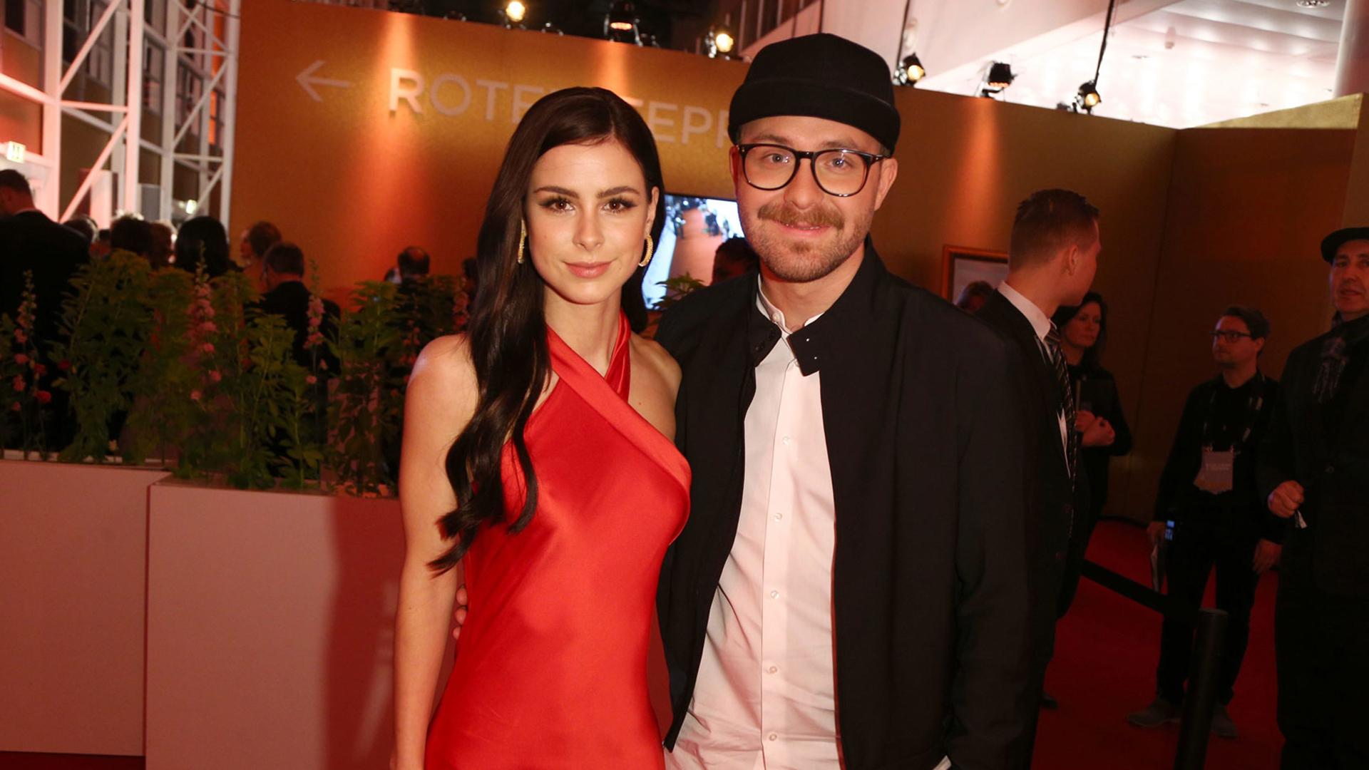 Lied gesucht, das ihr bei uns gehört habt? Turtelnd am Tegernsee Lena Meyer-Landrut und Mark Forster
