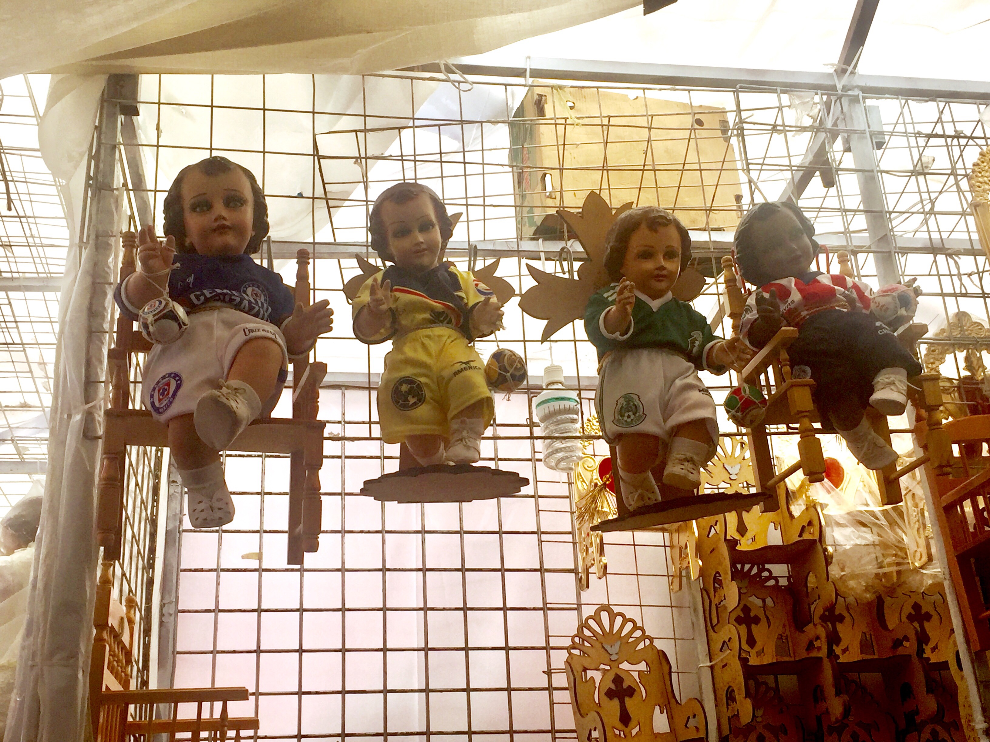 Chilango Fuimos A Buscar Al Nino Dios Huachicolero Y Esto Encontramos