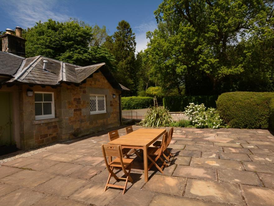 Lodges, log cabins and cottages. Cottage near North Berwick (5mls S) - Cottages in East