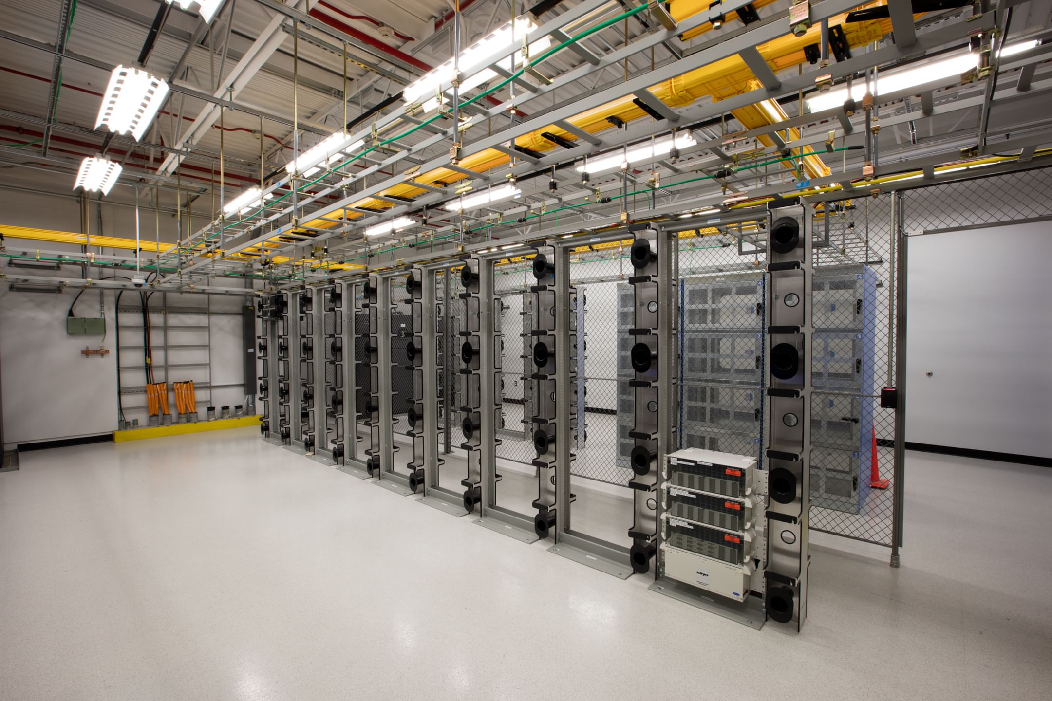 Data Center Technical Specifications Data Sheet Digital Realty - Abstract Photos - Professional Desktop Collection