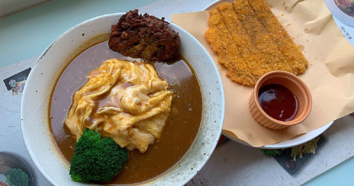 左右咖啡蔬食館｜很美味的蔬食料理，很親切的服務，難得一見的蔬食店與自烘精品咖啡合而為一，讓喜好咖啡的素食者，有很好的選擇。(暫停營業)