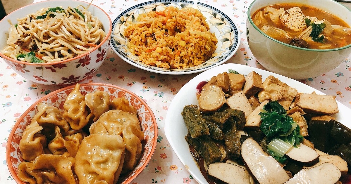 台南安南區素食｜巷弄內的素食餐館，臭豆腐、乾麵、炒飯、素水餃、素滷味好吃又便宜！