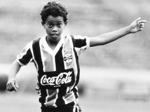 Ça discute pour ronaldinho ! Ronaldinho By Riley Keating10
