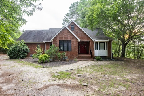 VA Riverfront 4BR | Dock + Kayak + Games 44 Dwell