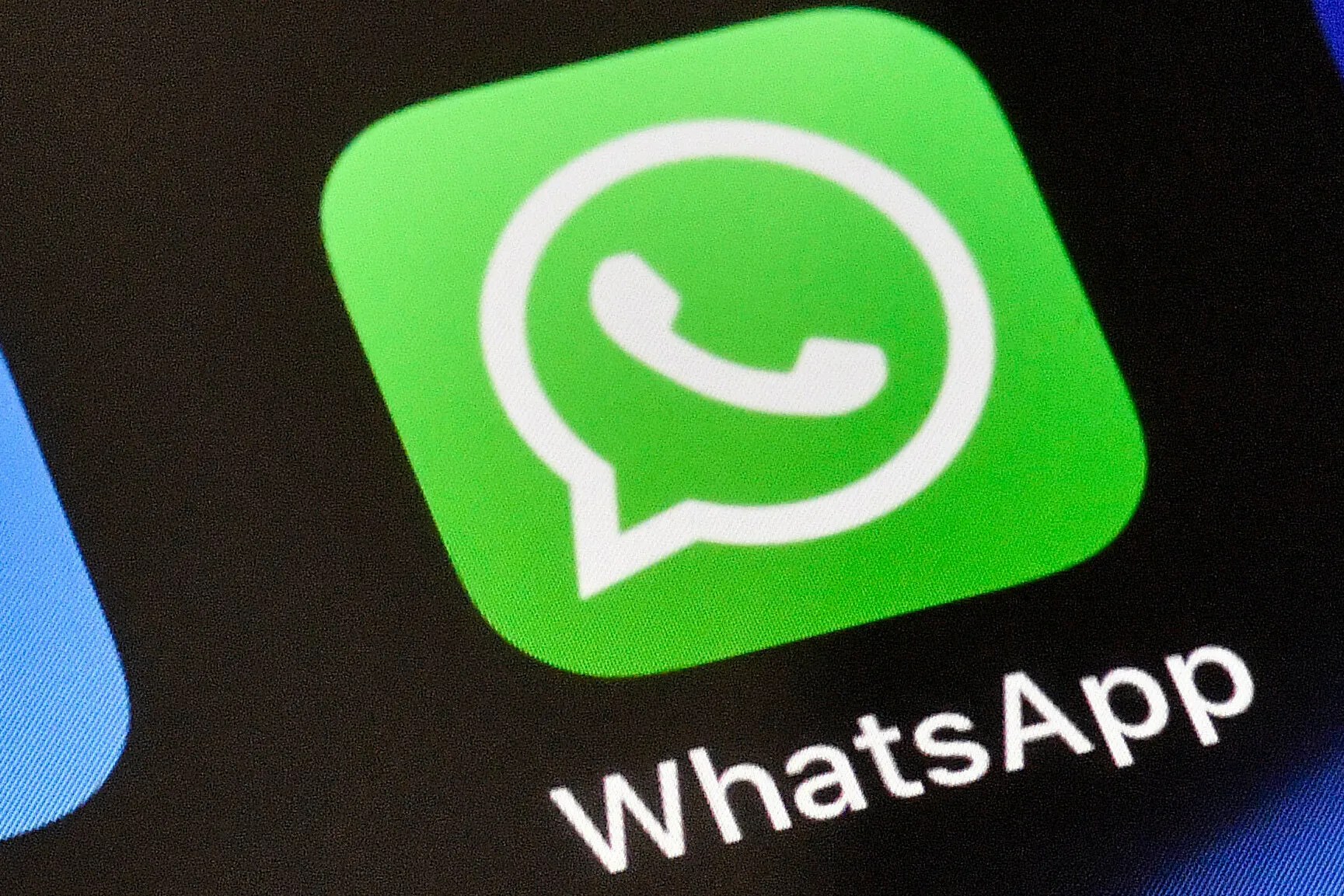 China Orders Apple To Remove WhatsApp, Threads From App Store