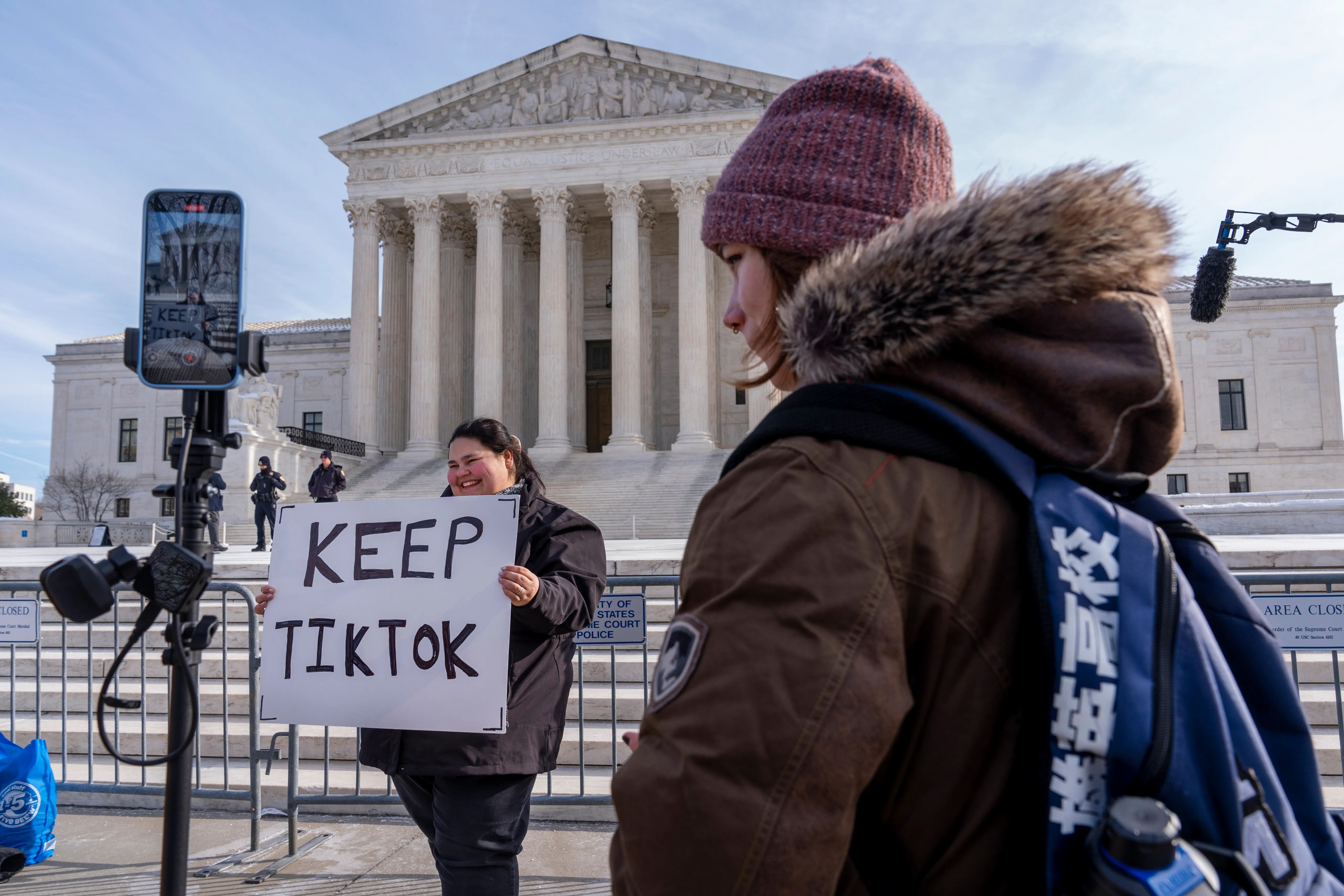 US Supreme Court Likely To Uphold Law Forcing TikTok Sale