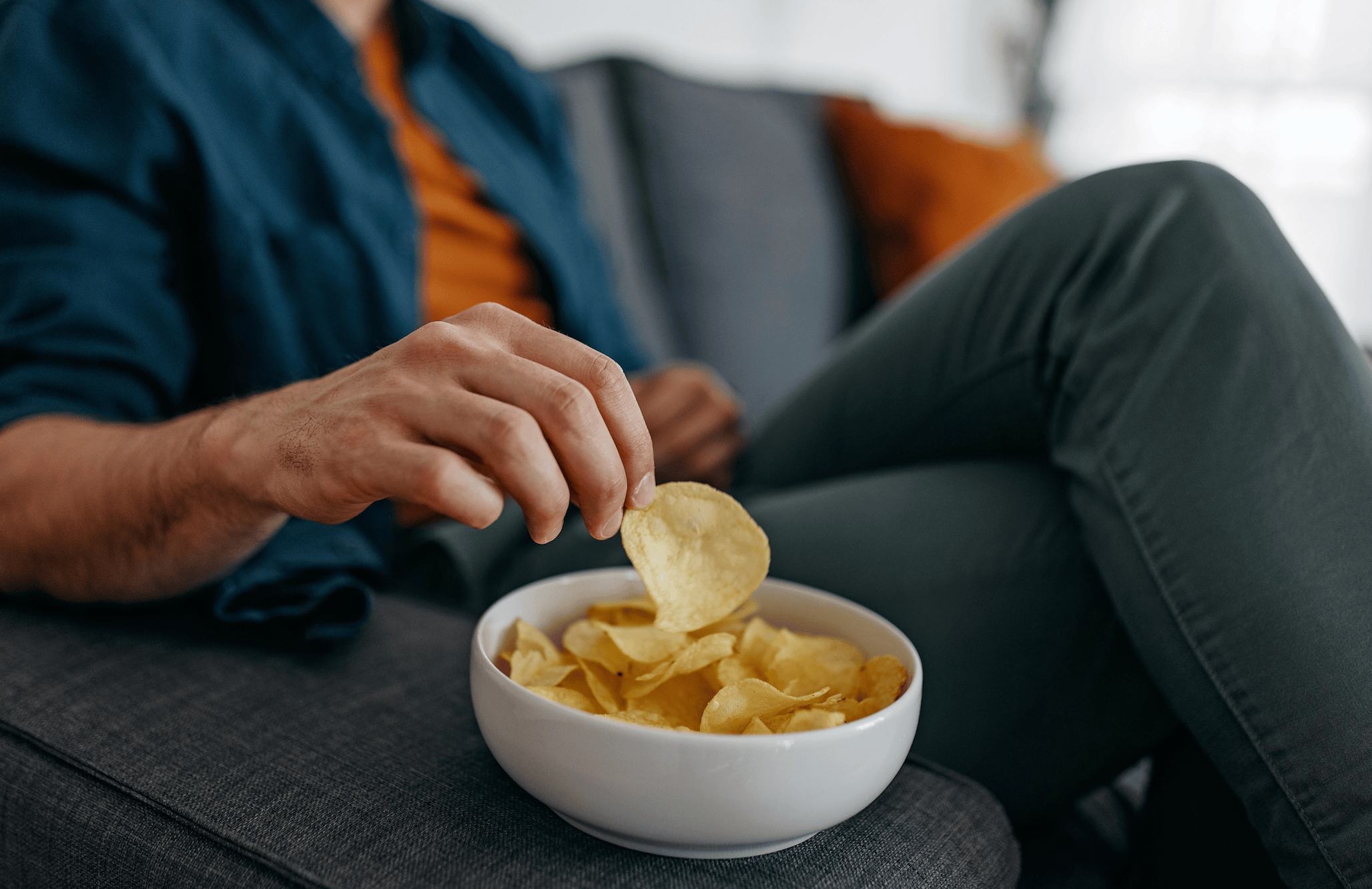 So THAT's Why You're Never Hungry For Breakfast But Feel Starving After 8 PM