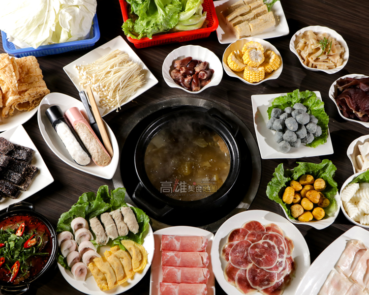 【高雄美食。鳳山區】鼎味炭火薑母鴨｜炎夏必吃開胃酸菜白肉鍋，阿嬤ㄟ醬燒鴨肉飯也是高人氣菜單