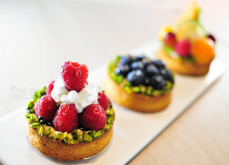 【高雄99種滋味】“法式手工烤塔”重覆入爐烘烤2次，外殼微焦微硬、內餡繽紛酸甜！