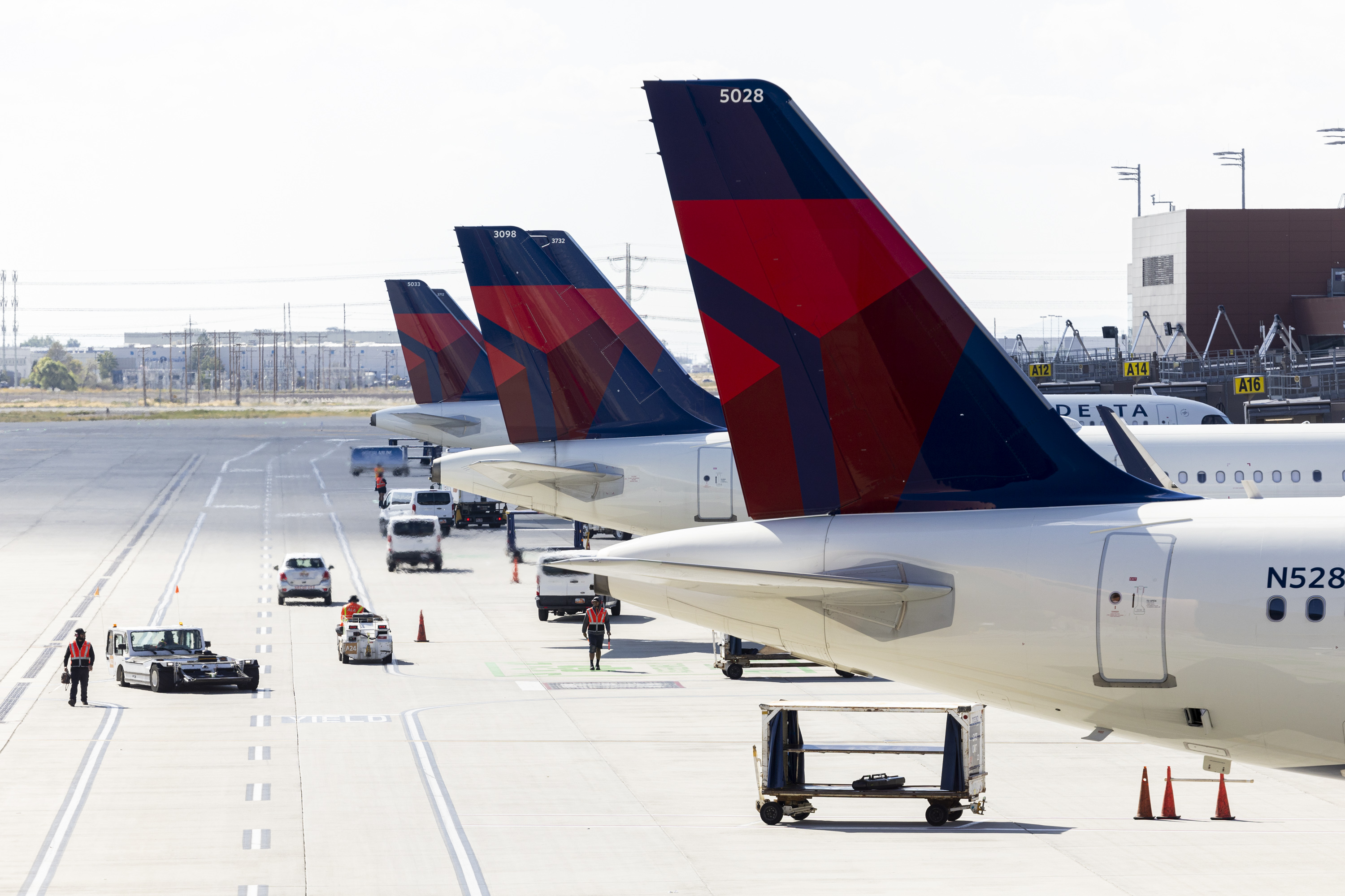 Delta Turbulence Lawsuit: 20 Passengers Sue Over Terrifying Flight Experience (2026)
