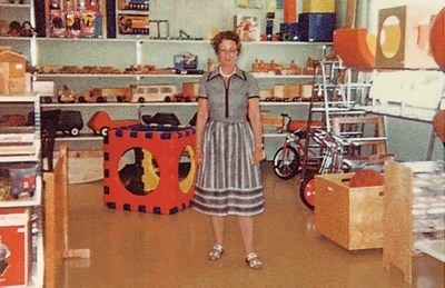 Lakeshore Learning - Download Classic City Illustration | Mobile