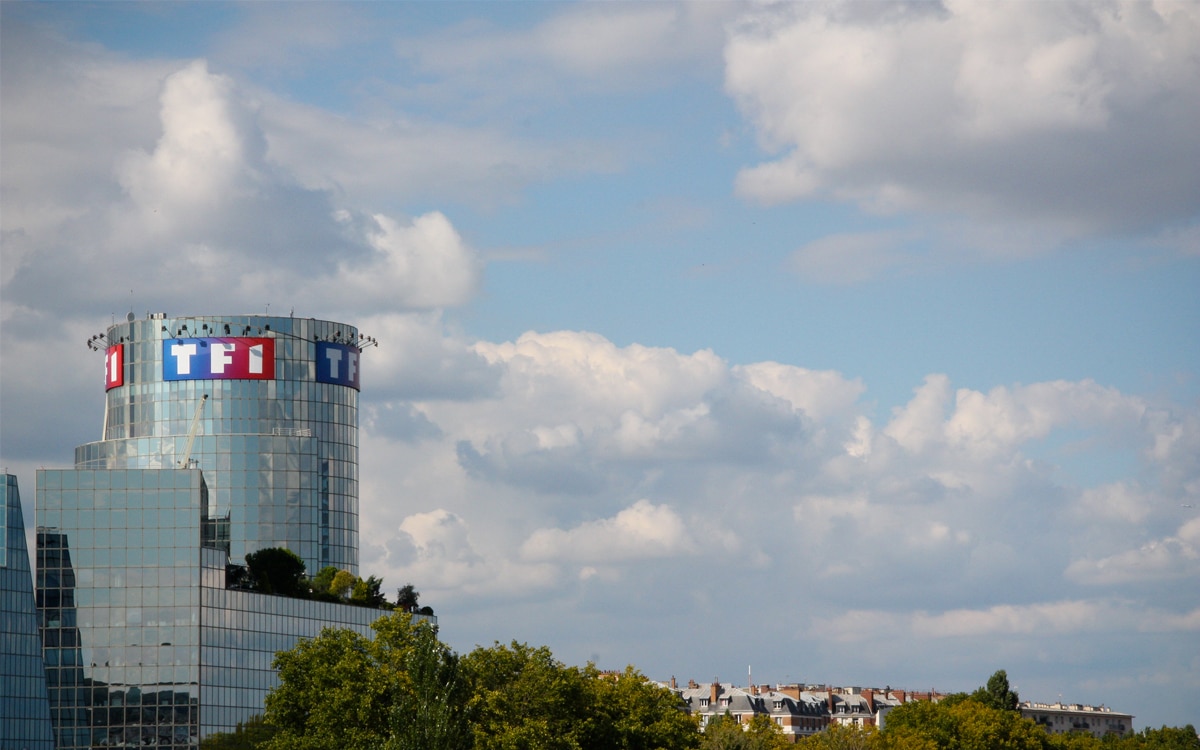 La vente des deux chaînes reste conditionnée à la concrétisation de la fusion entre tf1 et m6. Xavier Niel Believes That The Tf1 M6 Merger Will Create A Monster Martin Bouygues Makes Fun Of Him Gearrice