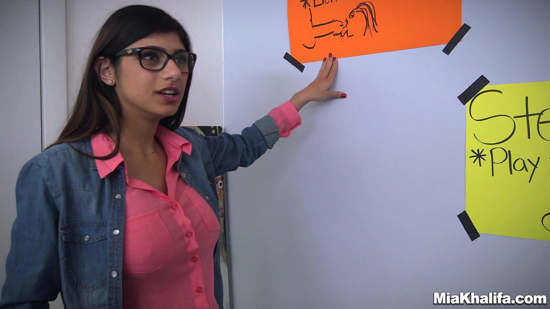 BJ Lessons w Mia Khalifa | PornMedium.com