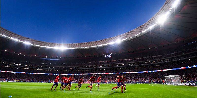 Uefa champions league ）は、欧州サッカー連盟（uefa）の主催で毎年9月から翌年の5月にかけて行われる、クラブチームによるサッカーの大陸選手権大会である。 1955年にcoupe des clubs champions européens（ヨーロピアン・チャンピオン・クラブズ・カップのフランス語）の名称. 2019å¹´CLæ±ºå‹ã€é–‹å‚¬ã‚¹ã‚¿ã‚¸ã‚¢ãƒ ãŒæ±ºå®šï¼è©±é¡Œã®ã‚ã®ä¼šå ´ã 