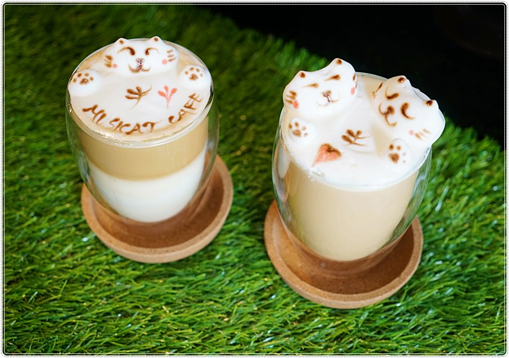 台中寵物友善餐廳║隱藏在審計新村旁，萌翻天的貓咪立體拉花再現，道地港式甜點讓人回味無窮~