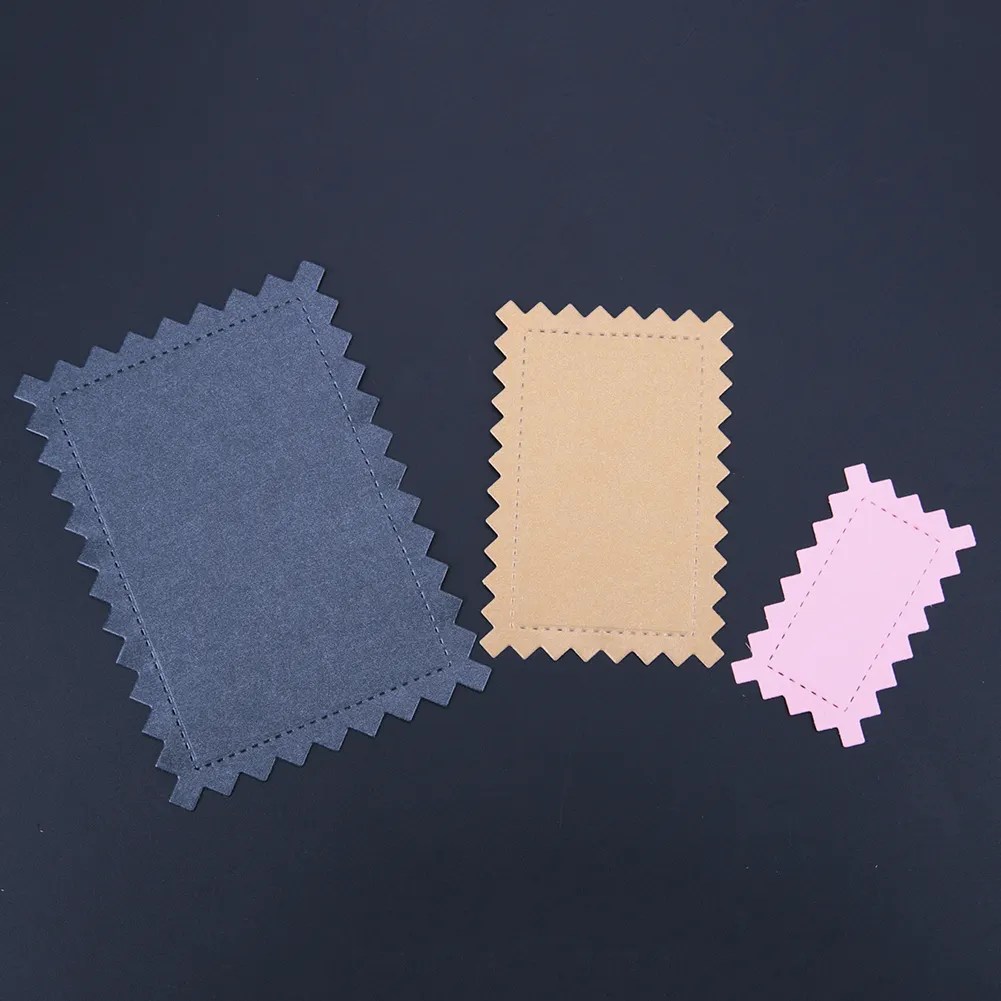 Legen sie die vorlage auf ein stück karton und zeichnen und . 3 quadratische Papier Karte schneiden stirbt Schablone