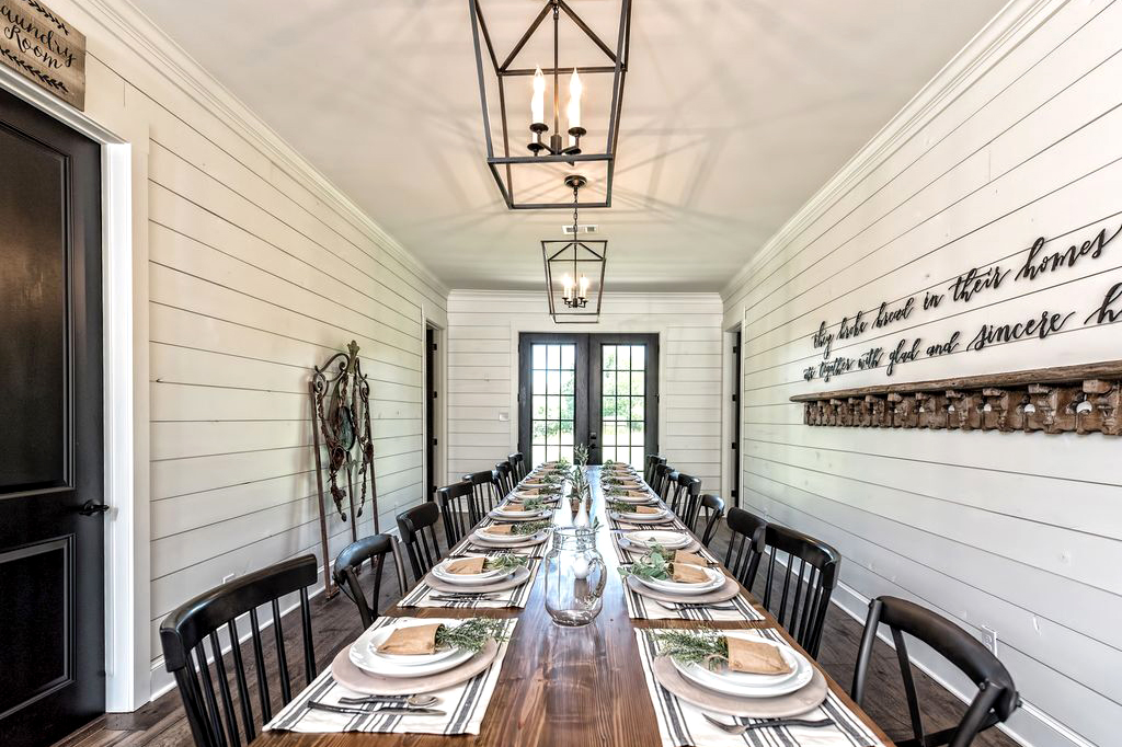 Was renovated by the gaineses and dubbed the bicycle house. Stay In Chip And Joanna Gaines Fixer Upper Houses Texas Monthly