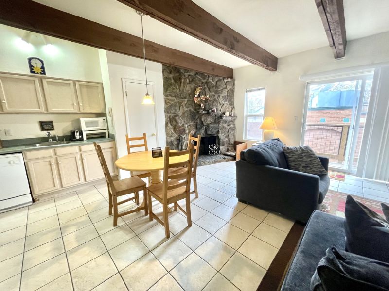 Panorama 203 Issue - Modern Gradient Background - Mobile