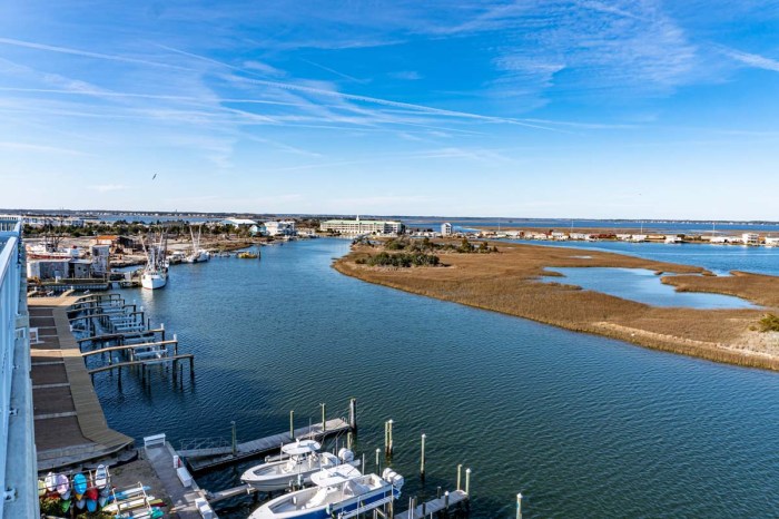 Harbour towne yacht club