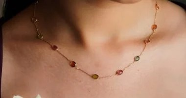 5 أسرار لتنسيق الأحجار الكريمة فى المجوهرات.. الألوان بتنطق